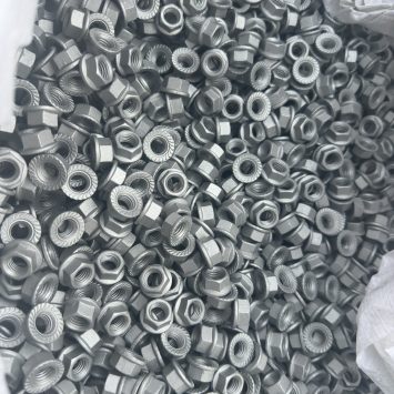DIN 6923 flange nuts1